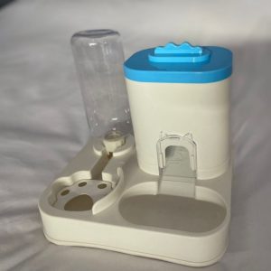 Dispensador de agua y comida
